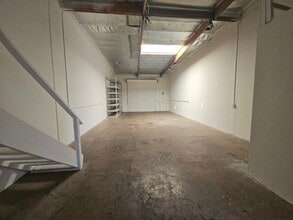 1616 E Francis St, Ontario, CA à louer Photo intérieure– Image 1 sur 12