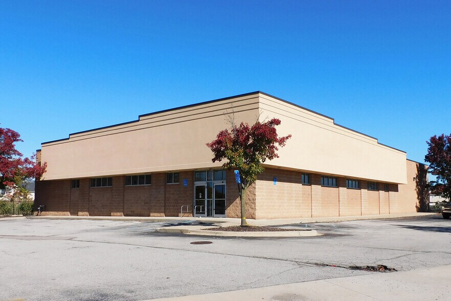 22981 Hall Rd, Woodhaven, MI à vendre - Photo principale – Image 1 sur 24