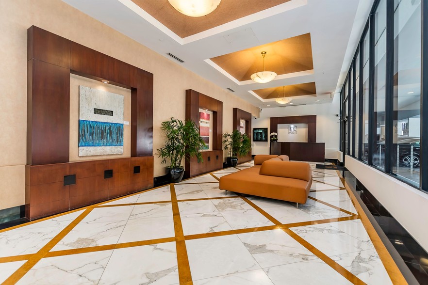 1110 Brickell Ave, Miami, FL à vendre - Hall d’entrée – Image 3 sur 322