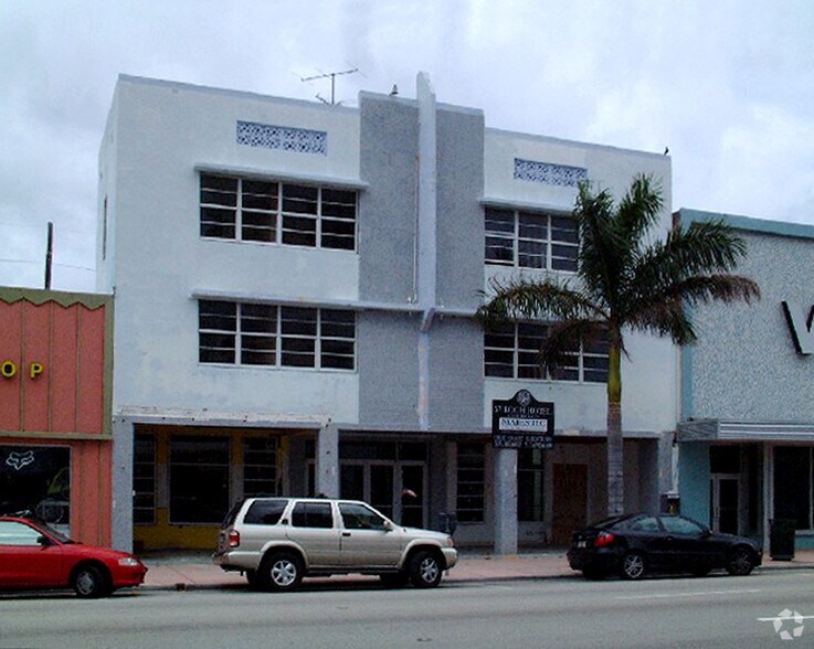 7326 Collins Ave, Miami Beach, FL à vendre - Photo de l’immeuble – Image 2 sur 5