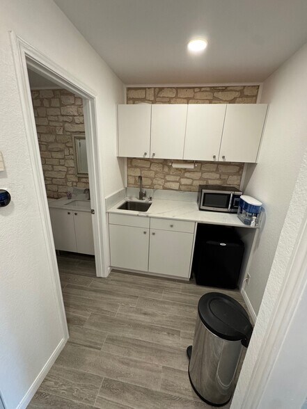 5524 Bee Caves Rd, Austin, TX à vendre - Photo de l’immeuble – Image 3 sur 4