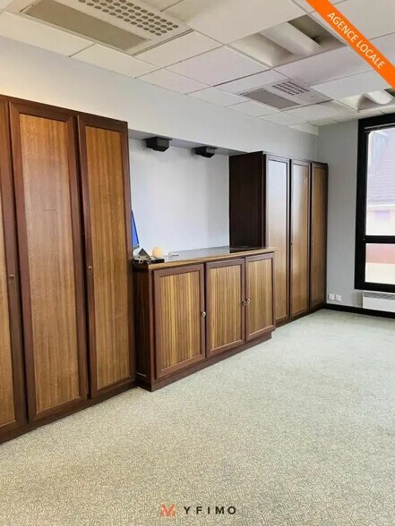 Bureau dans Boinvilliers à louer - Photo de l’immeuble – Image 2 sur 12