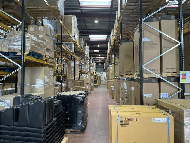 Plus de détails pour Bureau, Local d'activités à louer