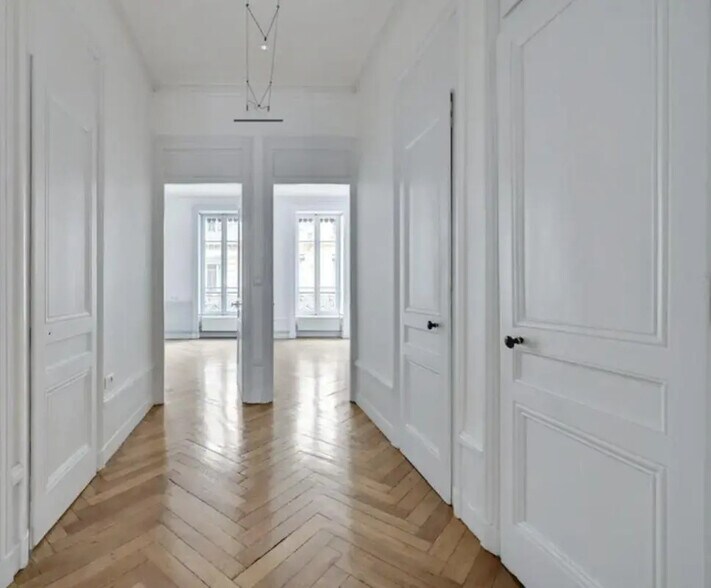 Bureau dans Paris à louer - Photo de l’immeuble – Image 3 sur 7