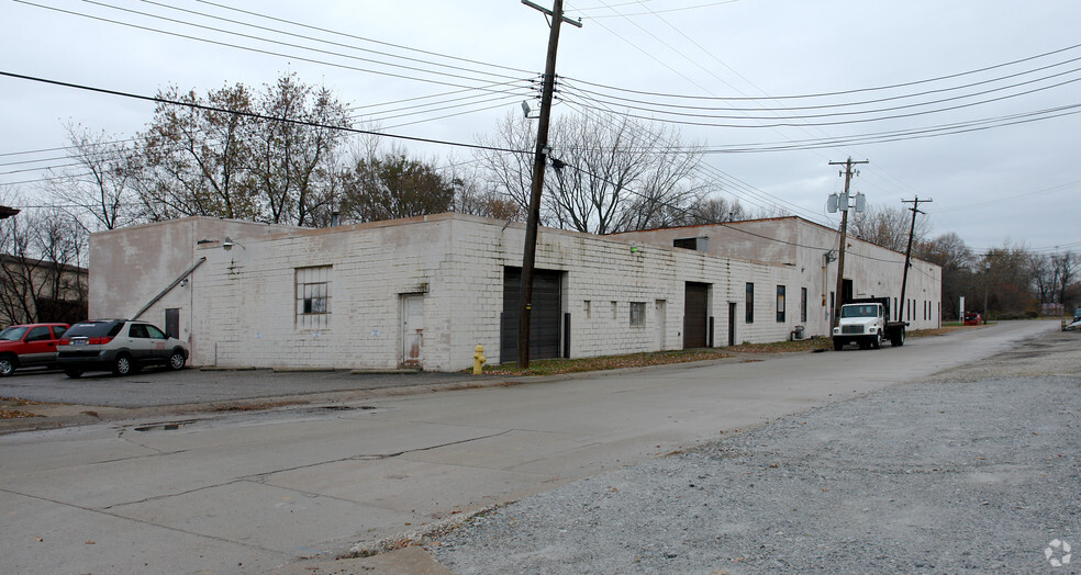 1050 Eagon St, Barberton, OH à louer - Photo de l’immeuble – Image 3 sur 4