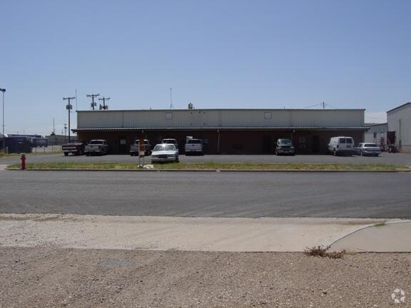 7010-7020 Cedar Ave, Lubbock, TX à louer - Photo de l’immeuble – Image 2 sur 8