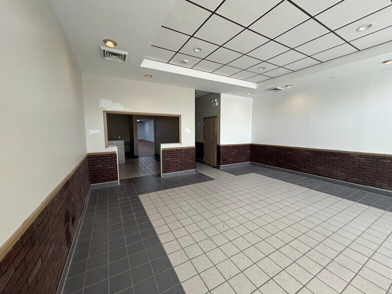 1733-1739 N Harlem Ave, Chicago, IL à louer - Photo de l’immeuble – Image 3 sur 5