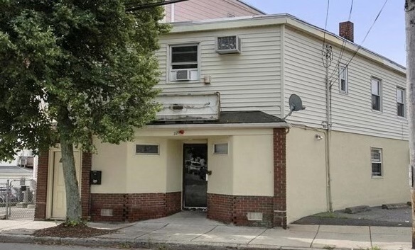 329 Revere St, Revere, MA à louer - Photo de l’immeuble – Image 1 sur 11