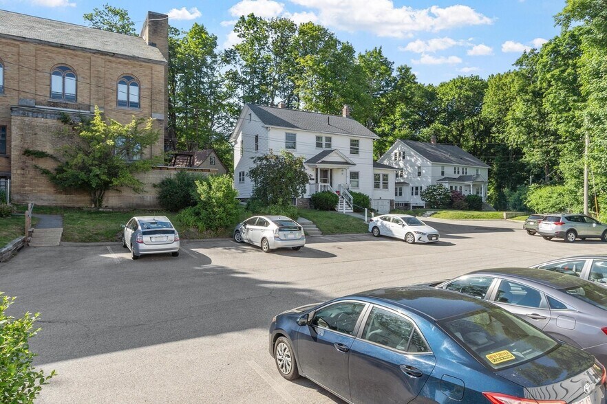 2 Ureco Ter, Worcester, MA à vendre - Photo de l’immeuble – Image 3 sur 9