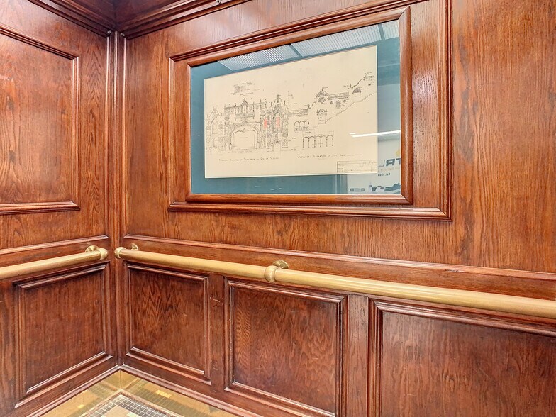 707 N Franklin St, Tampa, FL à vendre - Photo intérieure – Image 3 sur 34