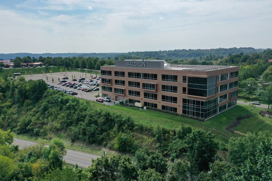 44 Abele Rd, Bridgeville, PA à louer - Photo de l’immeuble – Image 2 sur 20