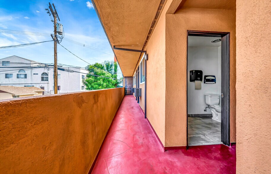 4914 Lankershim Blvd, North Hollywood, CA à louer - Photo de l’immeuble – Image 3 sur 4