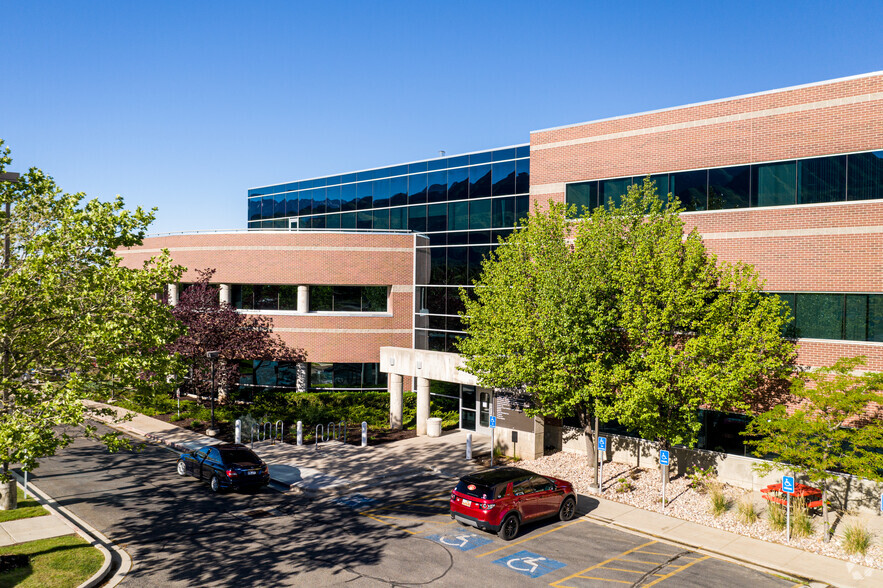 675 S Arapeen Dr, Salt Lake City, UT à louer - Photo de l’immeuble – Image 1 sur 6