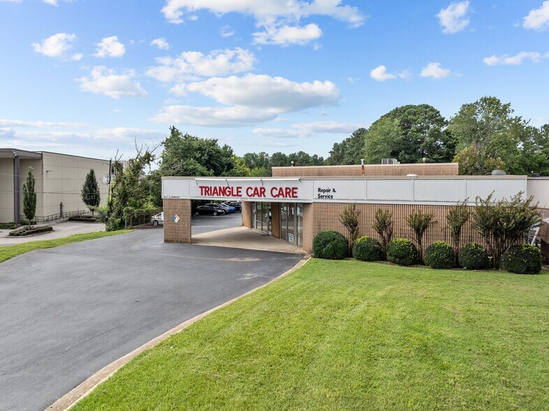 6425 Glenwood Ave, Raleigh, NC à vendre - Photo de l’immeuble – Image 3 sur 28