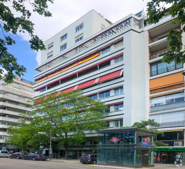 Paseo de la Castellana, 102, Madrid, Madrid à louer - Photo de l’immeuble – Image 2 sur 3