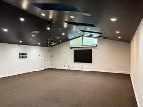 1865 Old Hudson Rd, Saint Paul, MN à louer Photo intérieure– Image 2 sur 5