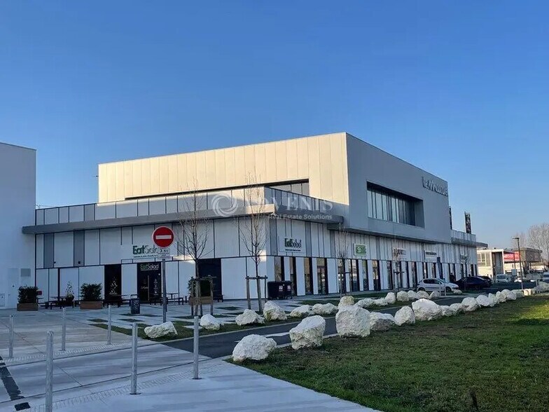 Local commercial dans Bègles à louer - Photo de l’immeuble – Image 1 sur 9