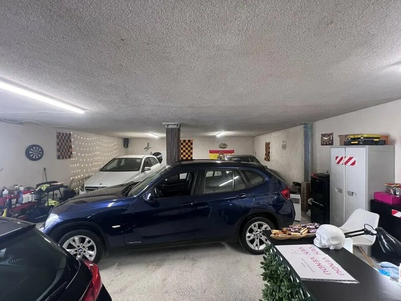 Industriel/Logistique dans Mougins à louer - Photo de l’immeuble – Image 3 sur 4
