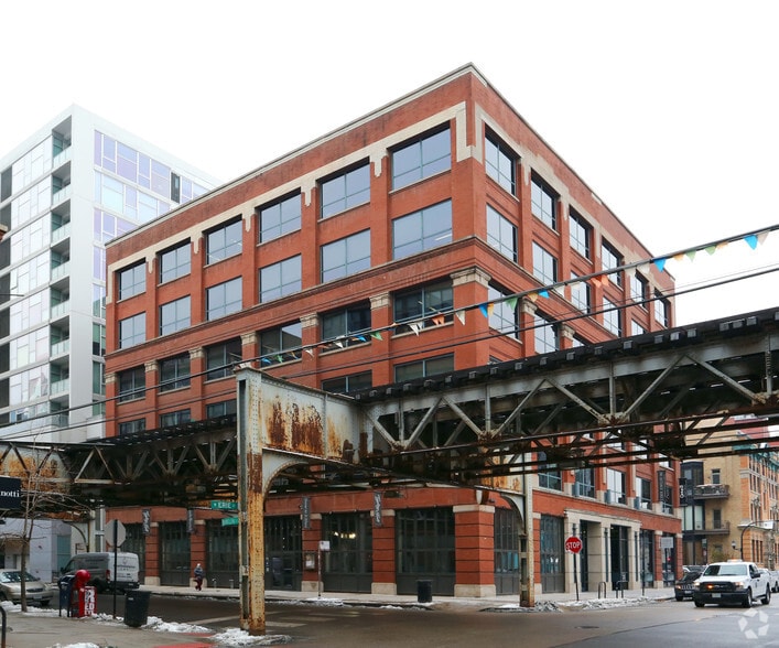 303 W Erie St, Chicago, IL à louer - Photo de l’immeuble – Image 2 sur 10