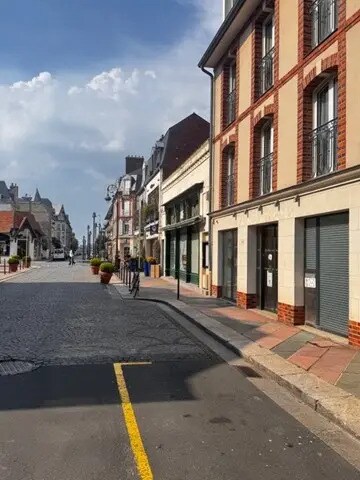 Bureau dans Deauville à louer Photo principale– Image 1 sur 6