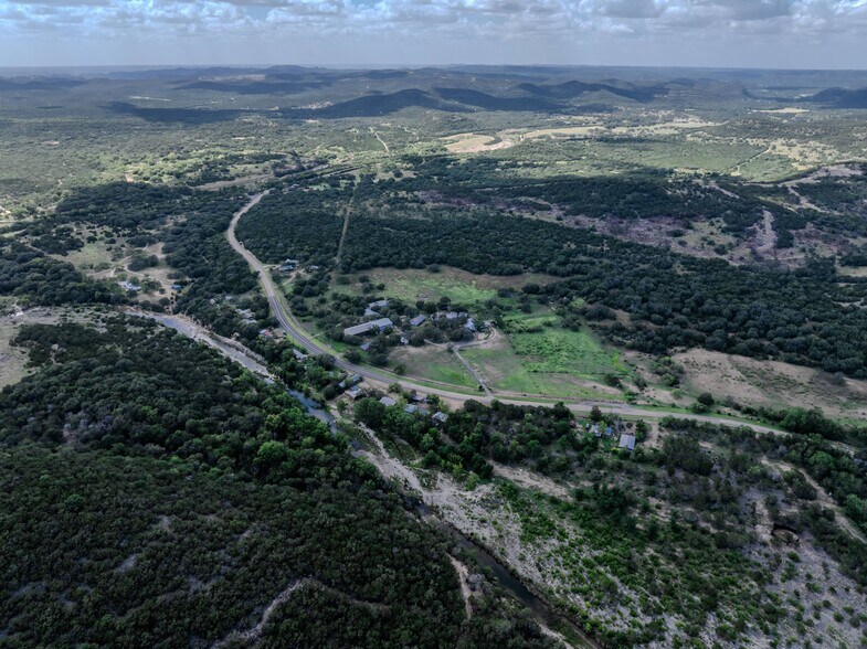 7802 Ranch Road 1051, Uvalde, TX à vendre - Photo de l’immeuble – Image 3 sur 28