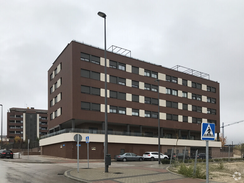 Avenida del 21 de Marzo, 21, Tres Cantos, Madrid à louer - Photo principale – Image 1 sur 2