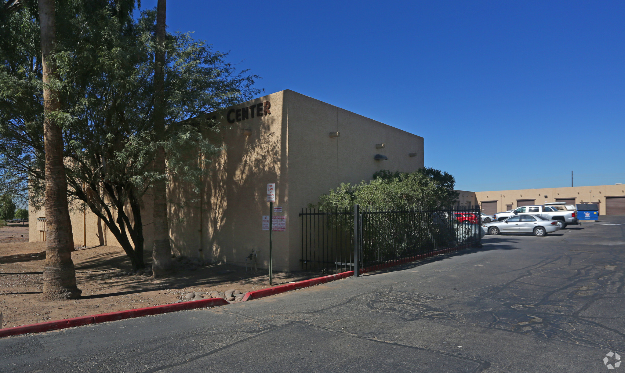 2450 E Chambers St, Phoenix, AZ à louer Photo principale– Image 1 sur 20