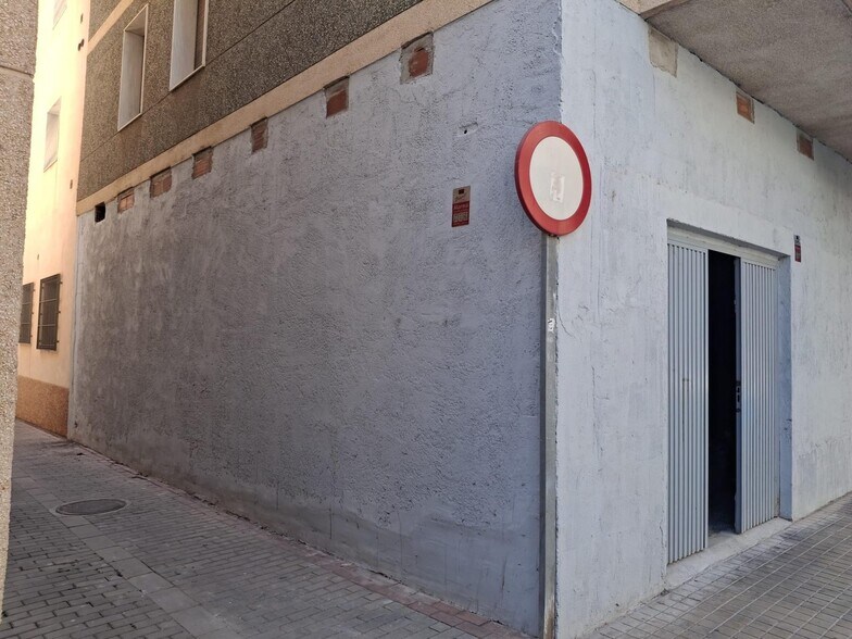 Local commercial dans El Ejido, Almería à vendre - Photo de l’immeuble – Image 2 sur 14