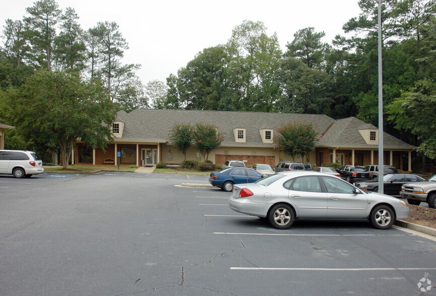 320 Winn Way, Decatur, GA à louer - Photo de l’immeuble – Image 2 sur 2