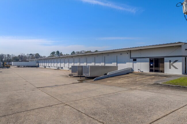 Plus de détails pour 15925 Morales Rd, Houston, TX - Bureau, Industriel/Logistique à louer