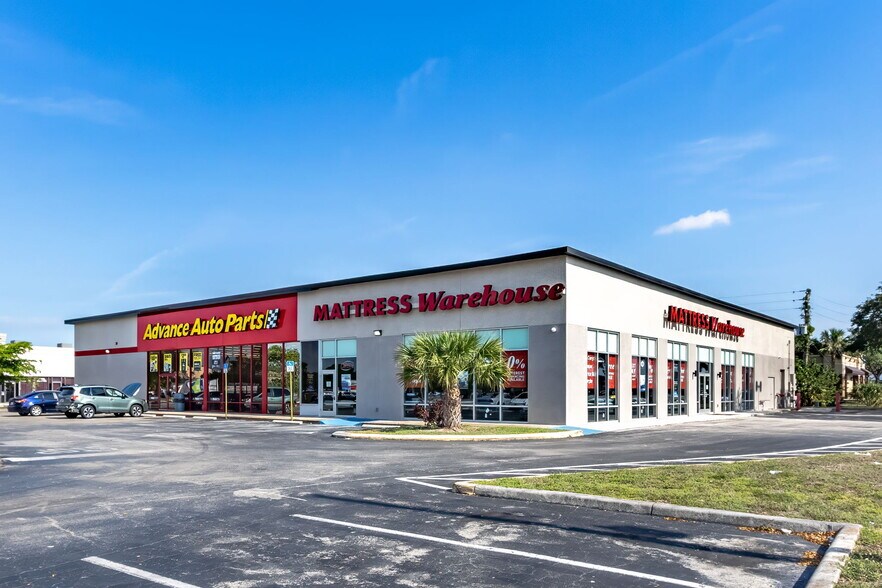 5050 S Cleveland Ave, Fort Myers, FL à vendre - Photo principale – Image 1 sur 1