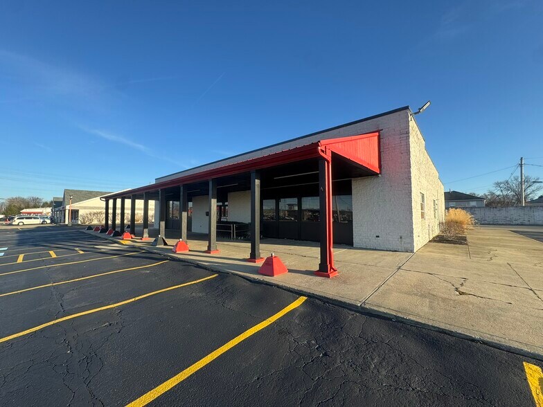 13425 Snow Rd, Brook Park, OH à louer - Photo principale – Image 1 sur 38