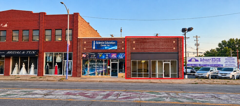 1319-1325 E Douglas Ave, Wichita, KS à louer - Photo de l’immeuble – Image 1 sur 2