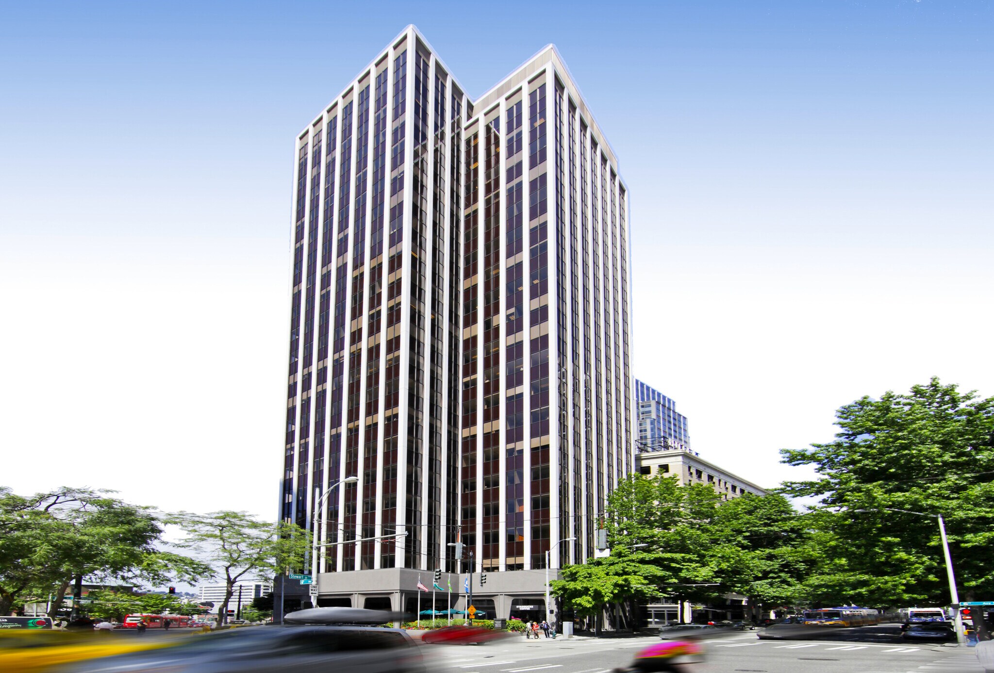 600 Stewart St, Seattle, WA à louer Photo de l’immeuble– Image 1 sur 9