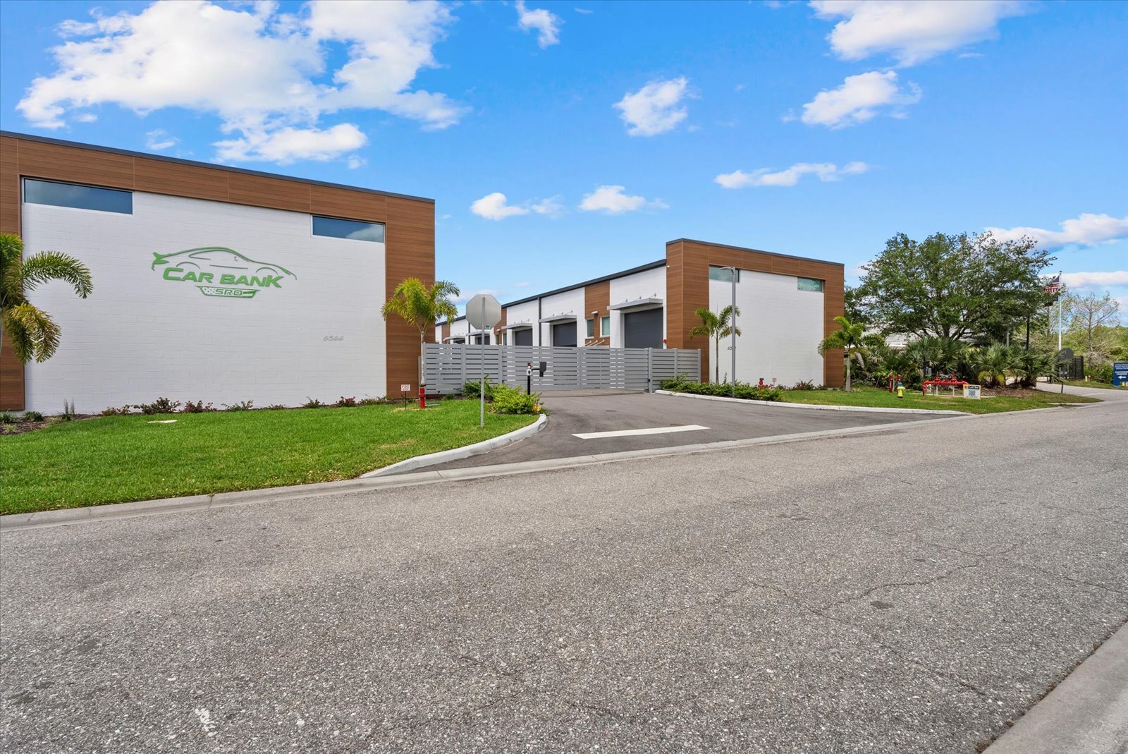 6566 Palmer Park Cir, Sarasota, FL à vendre Photo principale– Image 1 sur 21