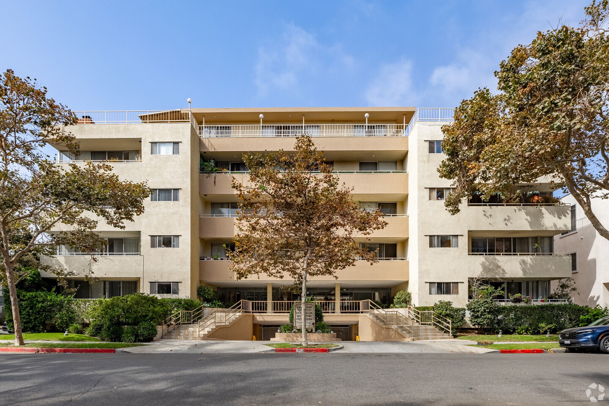303 N Swall Dr, Beverly Hills, CA à vendre Photo de l’immeuble– Image 1 sur 14