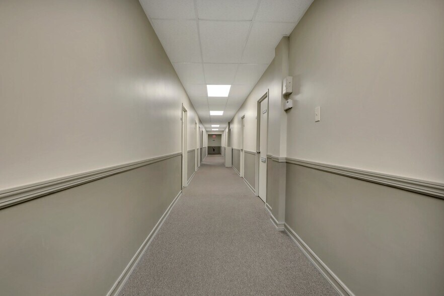 375 Sunrise Hwy, Lynbrook, NY à louer - Photo de l’immeuble – Image 3 sur 11