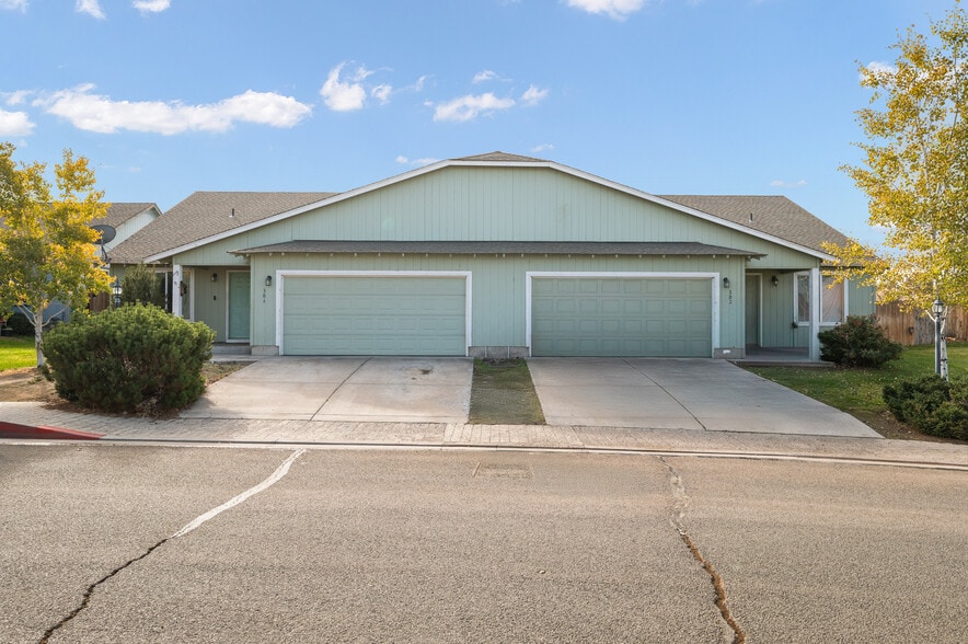 888 SE Kierra Pl, Madras, OR à vendre - Photo principale – Image 1 sur 23