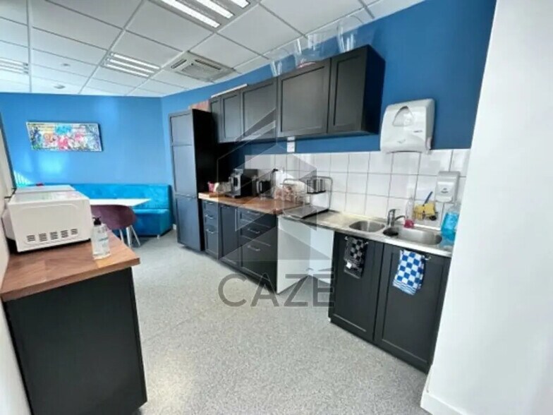 Bureau dans Pessac à vendre - Photo de l’immeuble – Image 2 sur 3