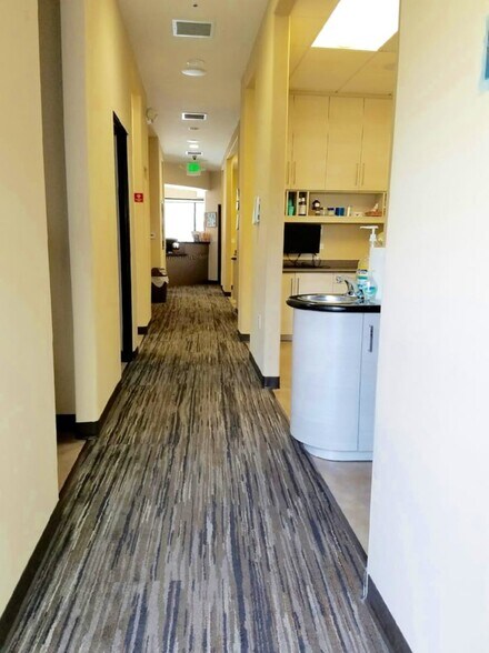 11233 Valley Blvd, El Monte, CA à louer - Photo de l’immeuble – Image 3 sur 6