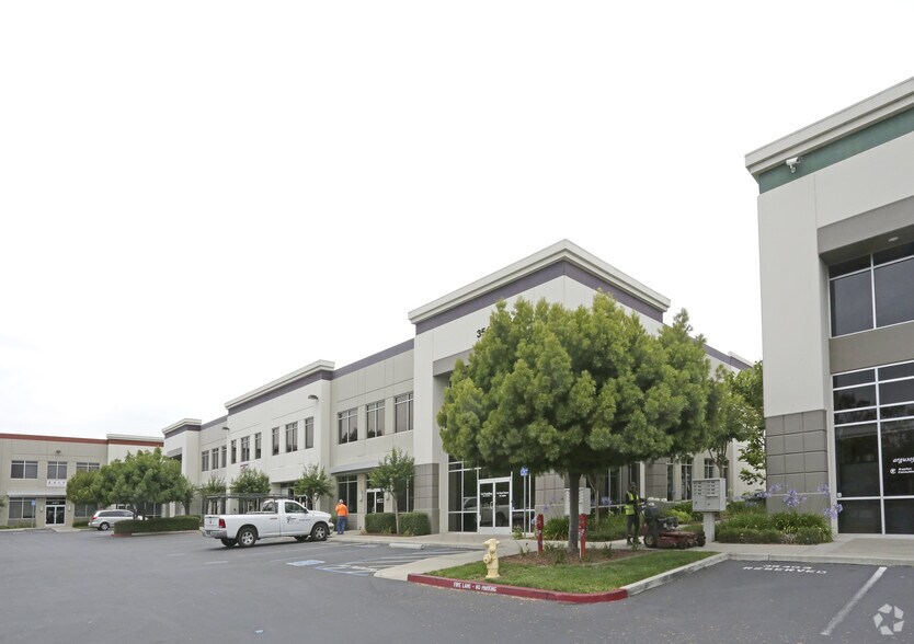 35465-35475 Dumbarton Ct, Newark, CA à vendre - Photo principale – Image 1 sur 3