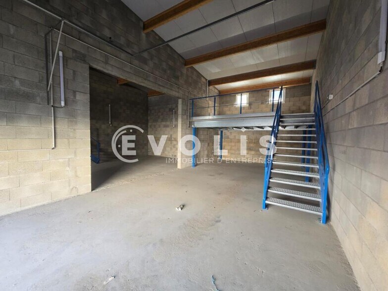 Local d'activités dans Brières-les-Scellés à vendre - Photo intérieure – Image 3 sur 11