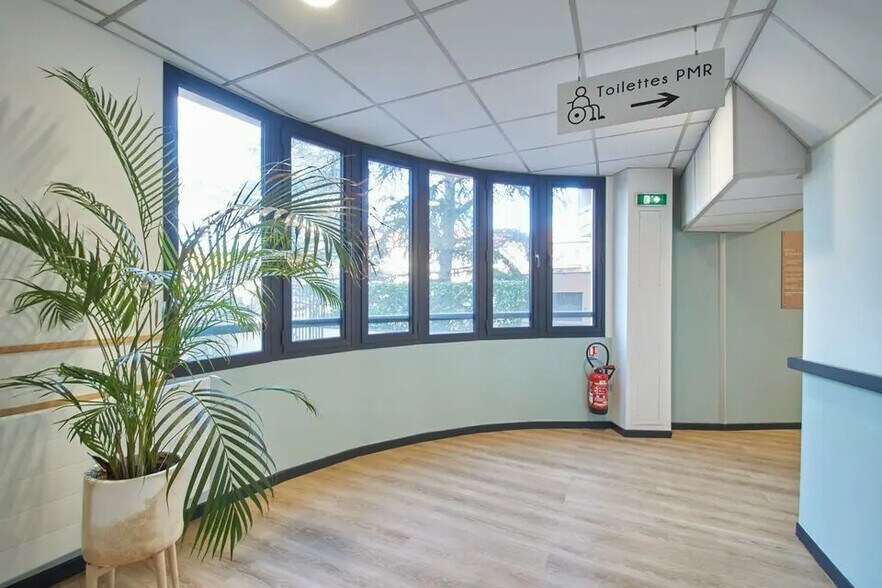 6 Rue Marie-Louise Et Anne-Marie Soucelier, Lyon à vendre - Photo de l’immeuble – Image 3 sur 13