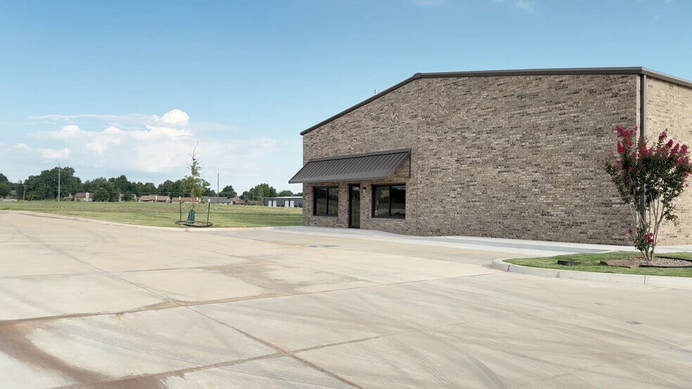 7609 NW 79th Pl, Oklahoma City, OK à louer - Vidéo sur l’annonce professionnelle – Image 2 sur 36
