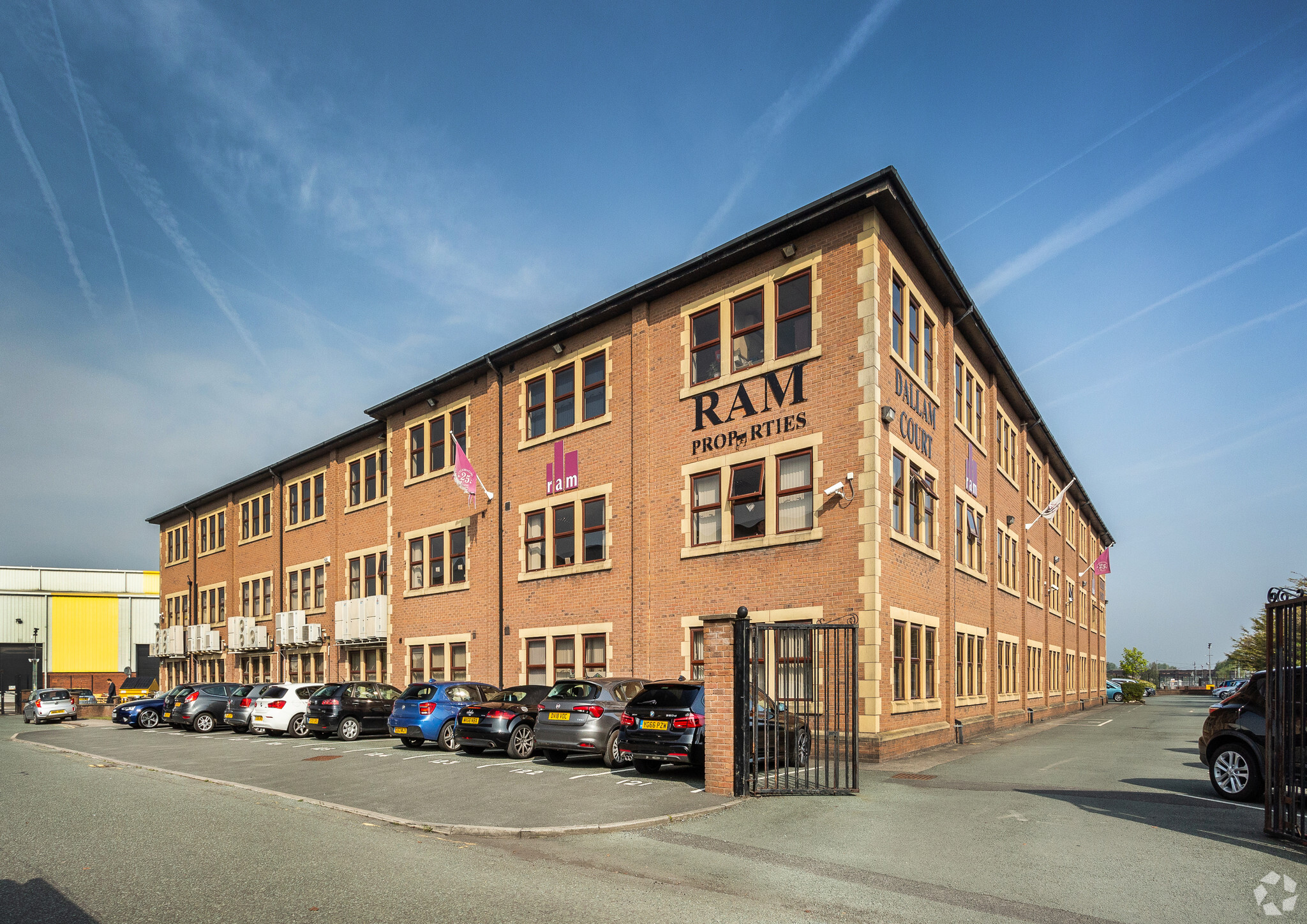 Dallam Ln, Warrington à louer Photo principale– Image 1 sur 2