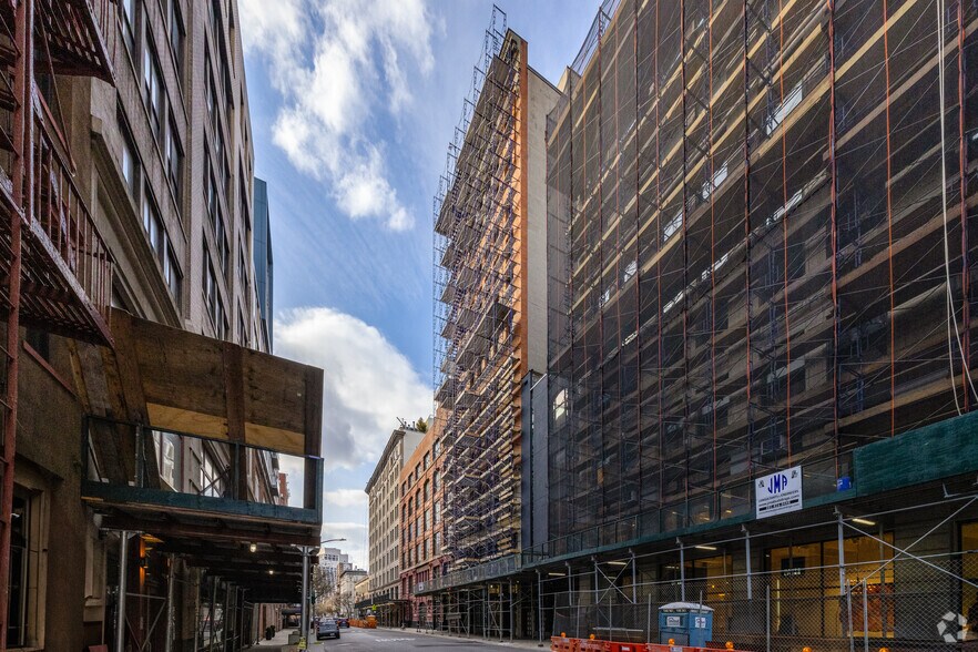 245 W 17th St, New York, NY à louer - Photo de l’immeuble – Image 2 sur 7