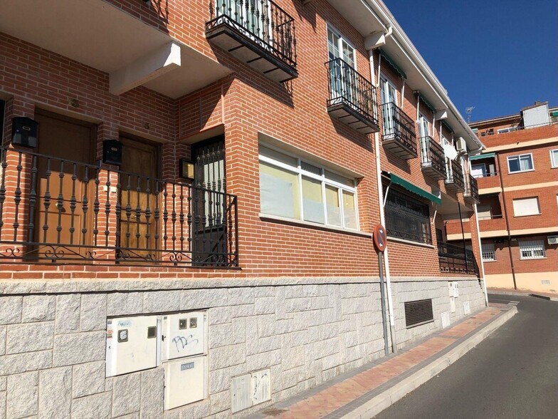 Immeuble residentiel dans Colmenar Viejo, Madrid à vendre - Photo de l’immeuble – Image 2 sur 2
