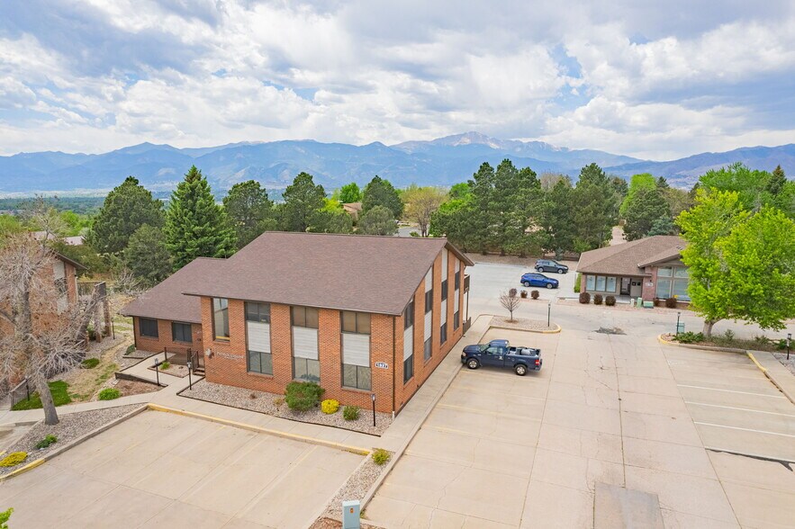 1837 Austin Bluffs Pky, Colorado Springs, CO à louer - Photo de l’immeuble – Image 2 sur 23