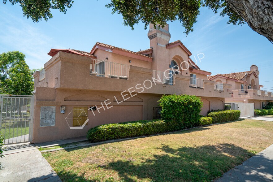 11932 207th St, Lakewood, CA à vendre - Photo de l’immeuble – Image 3 sur 17