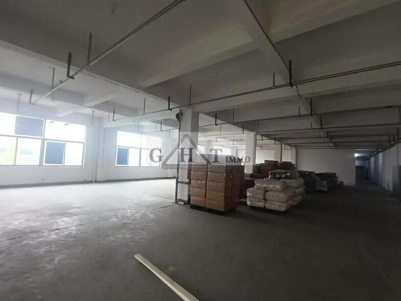 Industriel/Logistique dans Pierrelaye à vendre - Photo intérieure – Image 2 sur 2